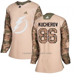 Camiseta Hockey Mujer Tampa Bay Lightning 86 Nikita Kucherov Camo Autentico 2017 Veterans Day Stitched