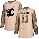 Camiseta Hockey Nino Calgary Flames 11 Mikael Backlund Camo Autentico 2017 Veterans Day Stitched