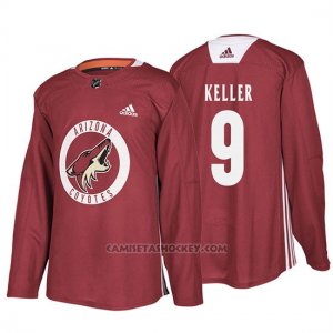 Camiseta Arizona Coyotes Clayton Keller Maroon Practice