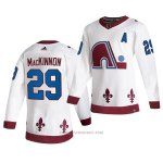 Camiseta Hockey Colorado Avalanche Nathan Mackinnon Reverse Retro Autentico 2021 Blanco