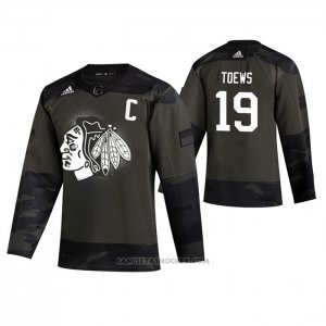 Camiseta Hockey Chicago Blackhawks Jonathan Toews 2019 Veterans Day Camuflaje