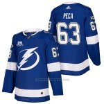 Camiseta Hockey Hombre Autentico Tampa Bay Lightning 63 Matthew Peca Home 2018 Azul
